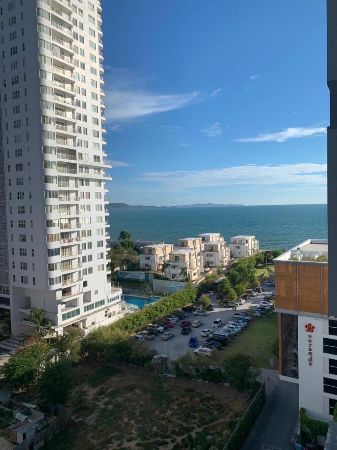 Veranda Residences Pattaya By Phung Jomtien Beach Exterior photo
