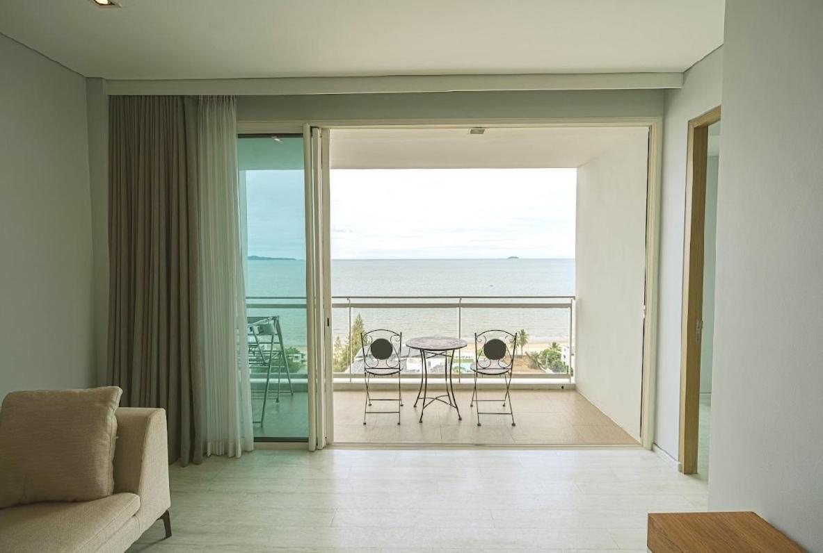 Veranda Residences Pattaya By Phung Jomtien Beach Exterior photo